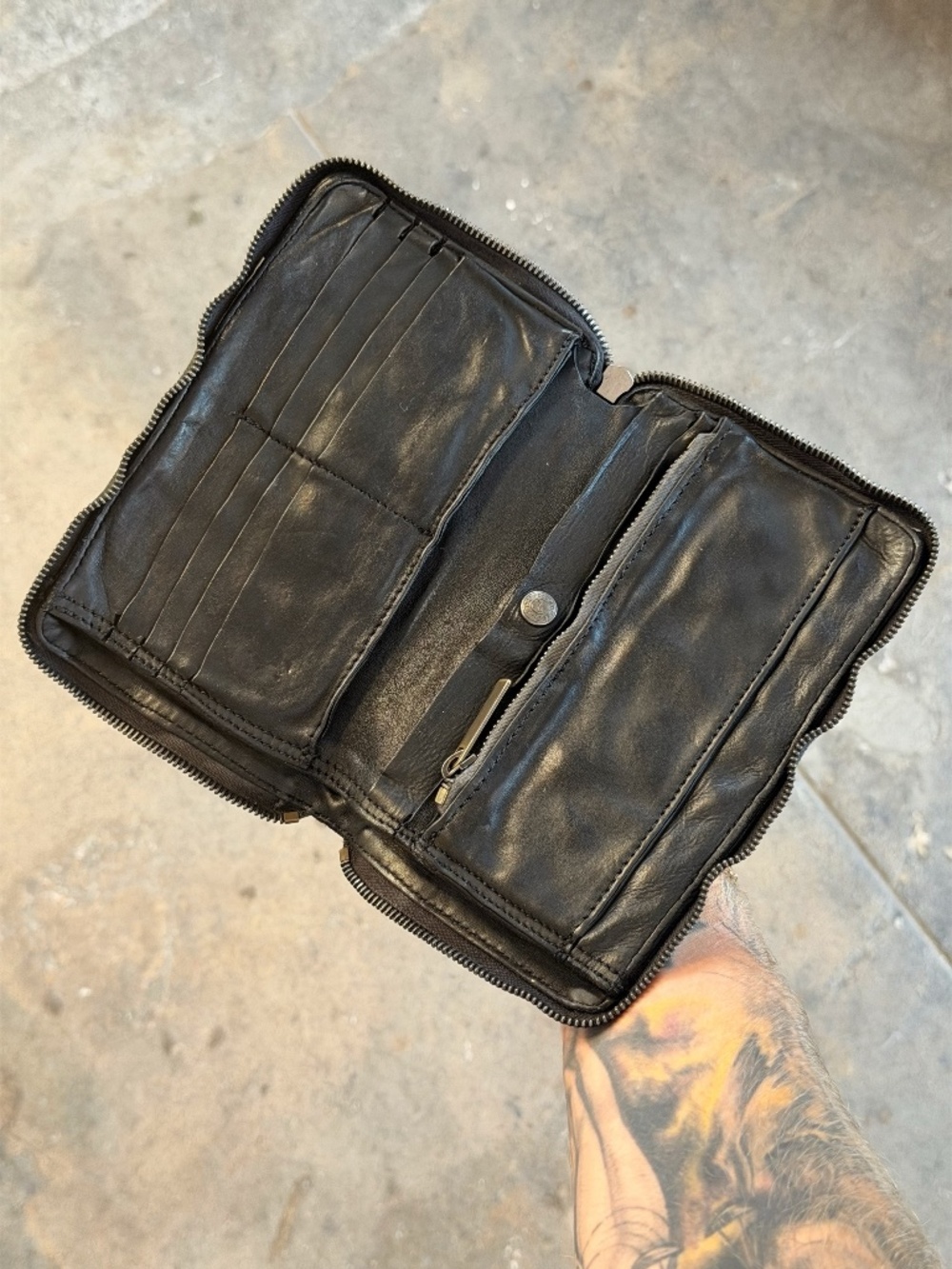 Campomaggi Leather Studded & Embellished Wallet. Comes with tags, and dust bag. - Picture 4 of 5